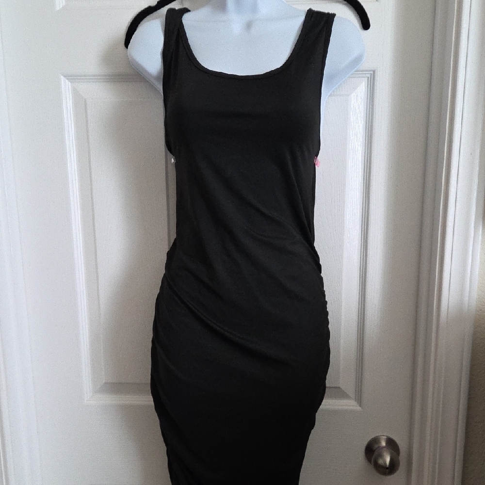 Elegant Black Sleeveless Dress
